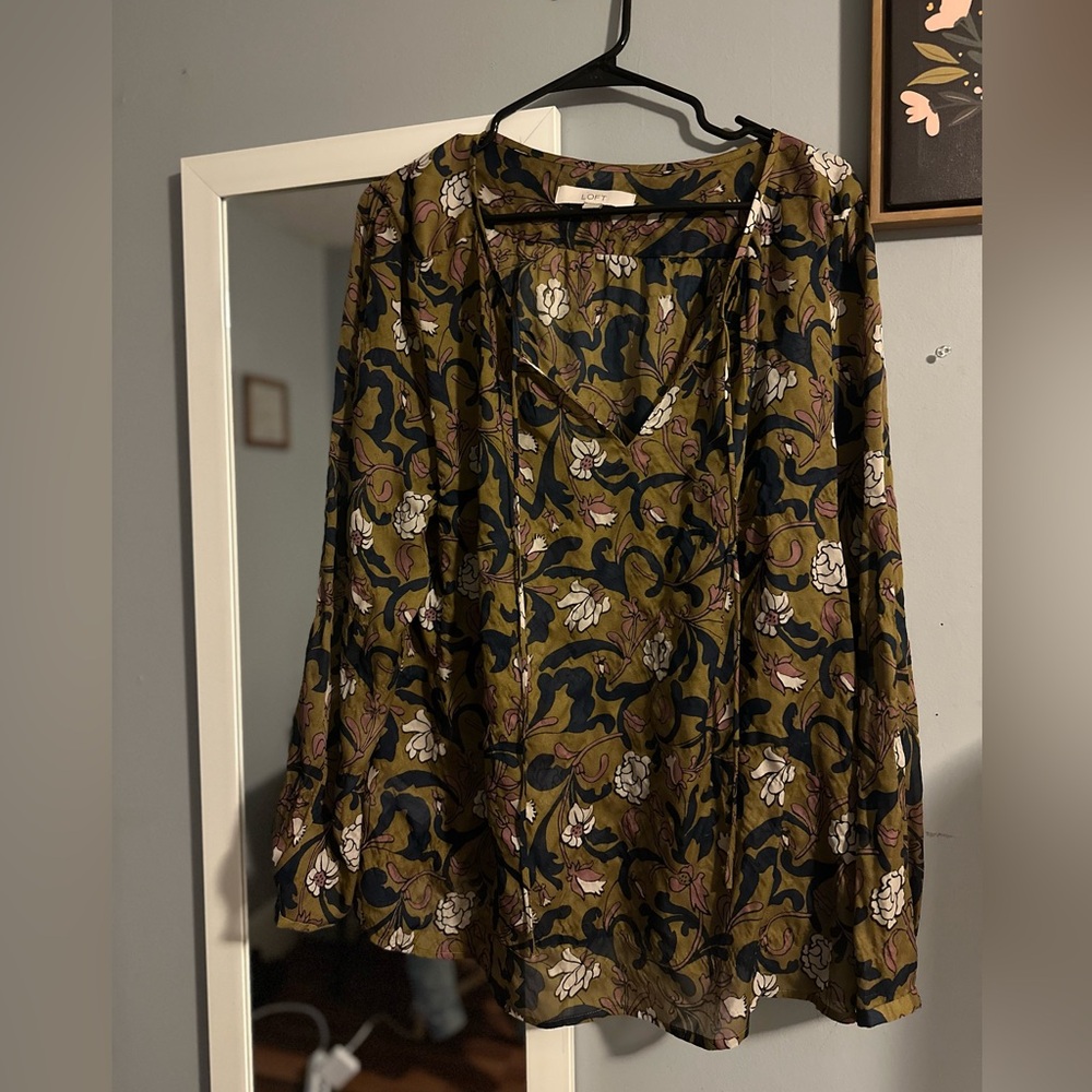💜Loft spring blouse!